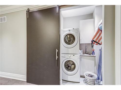 612 Byngmount Avenue, Mississauga, ON - Indoor Photo Showing Laundry Room