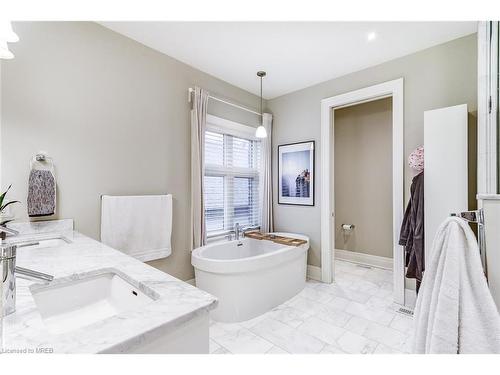 612 Byngmount Avenue, Mississauga, ON - Indoor Photo Showing Bathroom