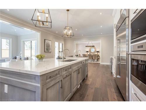 233 Indian Valley Trail, Mississauga, ON - Indoor Photo Showing Kitchen With Double Sink