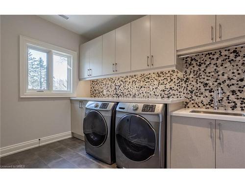 233 Indian Valley Trail, Mississauga, ON - Indoor Photo Showing Laundry Room