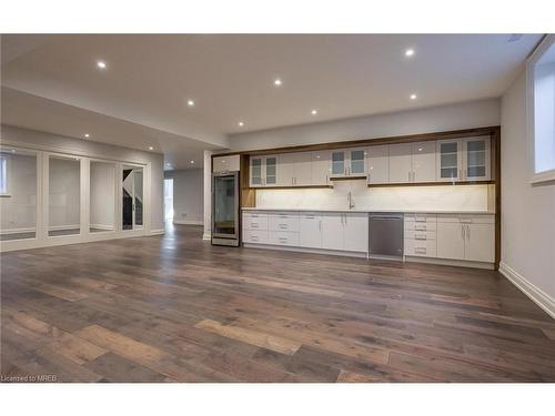 233 Indian Valley Trail, Mississauga, ON - Indoor Photo Showing Kitchen