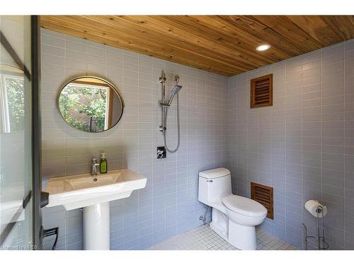 4152 Arbourfield Drive, Burlington, ON - Indoor Photo Showing Bathroom