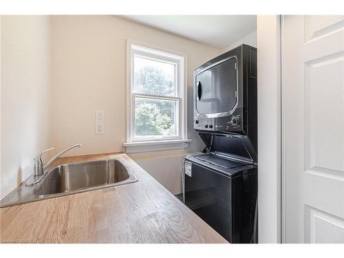 31 Shakespeare Avenue, Niagara-On-The-Lake, ON - Indoor Photo Showing Laundry Room