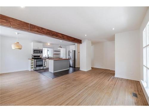 31 Shakespeare Avenue, Niagara-On-The-Lake, ON - Indoor Photo Showing Kitchen