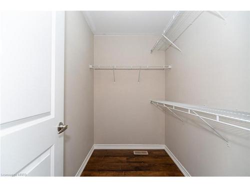 252 Shady Glen Crescent, Kitchener, ON - Indoor With Storage