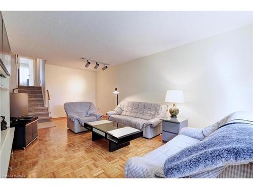 3426 Autumnleaf Crescent, Mississauga, ON - Indoor Photo Showing Living Room