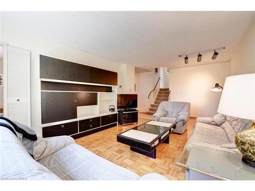 3426 Autumnleaf Crescent, Mississauga, ON - Indoor Photo Showing Living Room