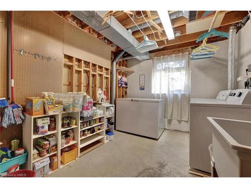 3426 Autumnleaf Crescent, Mississauga, ON - Indoor Photo Showing Laundry Room