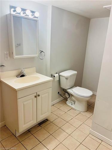 494 Rankin Avenue, Windsor, ON - Indoor Photo Showing Bathroom