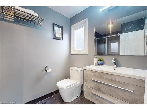 1924 Balsam Avenue, Mississauga, ON - Indoor Photo Showing Bathroom