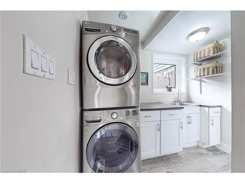 1924 Balsam Avenue, Mississauga, ON - Indoor Photo Showing Laundry Room