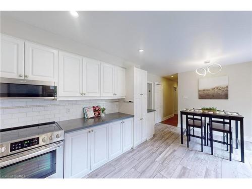 1924 Balsam Avenue, Mississauga, ON - Indoor Photo Showing Kitchen