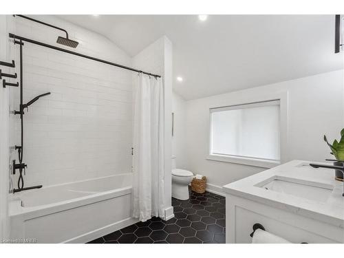 1422 Everall Road, Peel, ON - Indoor Photo Showing Bathroom
