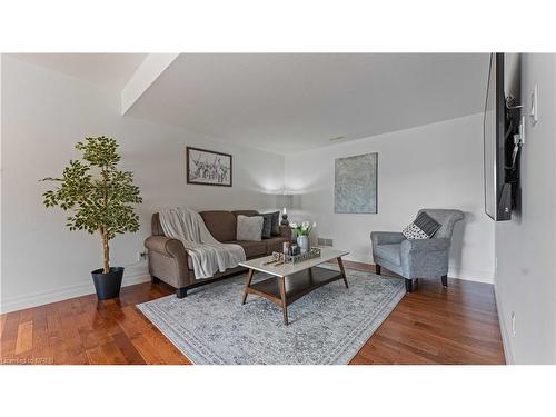 119 Chandos Drive, Kitchener, ON - Indoor Photo Showing Living Room
