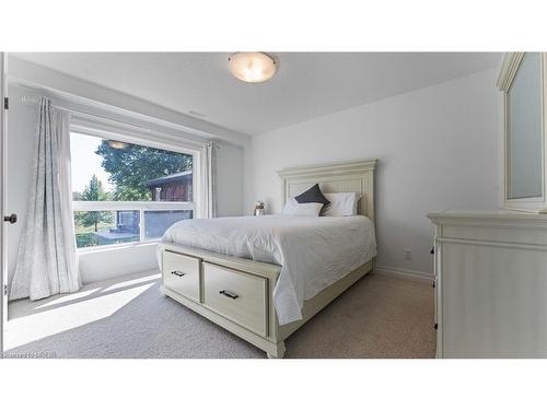 119 Chandos Drive, Kitchener, ON - Indoor Photo Showing Bedroom