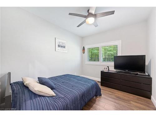 1958 Forest Valley Drive, Innisfil, ON - Indoor Photo Showing Bedroom