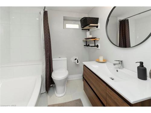 69 Mississauga Road N, Mississauga, ON - Indoor Photo Showing Bathroom