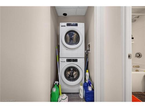 807-128 King Street N, Waterloo, ON - Indoor Photo Showing Laundry Room