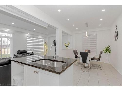 328 Bedrock Drive, Hamilton, ON - Indoor Photo Showing Kitchen With Double Sink