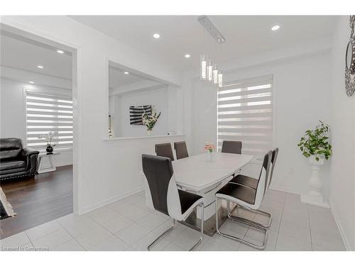 328 Bedrock Drive, Hamilton, ON - Indoor Photo Showing Dining Room