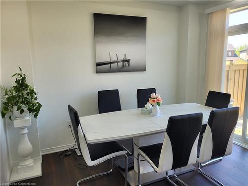 328 Bedrock Drive, Hamilton, ON - Indoor Photo Showing Dining Room