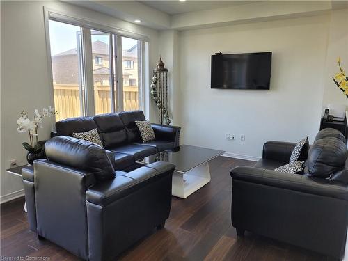 328 Bedrock Drive, Hamilton, ON - Indoor Photo Showing Living Room