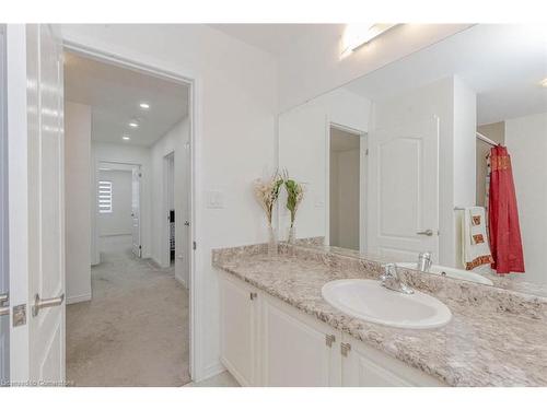 328 Bedrock Drive, Hamilton, ON - Indoor Photo Showing Bathroom