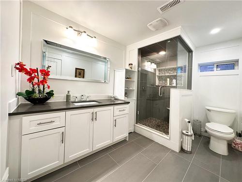 95 Legget Drive, Hamilton, ON - Indoor Photo Showing Bathroom