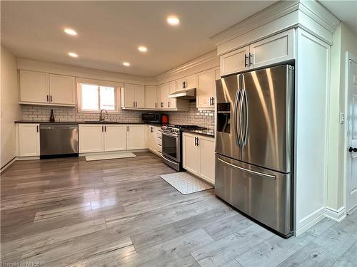 95 Legget Drive, Hamilton, ON - Indoor Photo Showing Kitchen