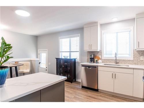 217 Baxter Street, London, ON - Indoor Photo Showing Kitchen