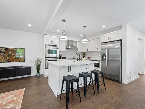 1 Harnesworth Crescent, Hamilton, ON - Indoor Photo Showing Kitchen With Upgraded Kitchen