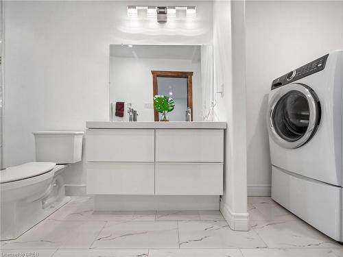 1 Harnesworth Crescent, Hamilton, ON - Indoor Photo Showing Laundry Room