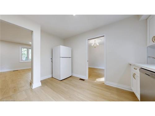 98 Keats Walk, Waterloo, ON - Indoor Photo Showing Kitchen