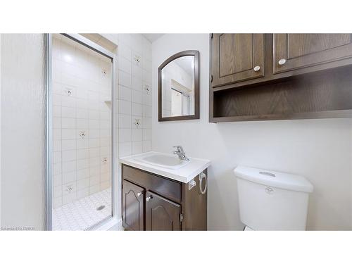 98 Keats Walk, Waterloo, ON - Indoor Photo Showing Bathroom
