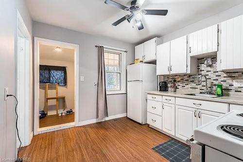 77 Province Street N, Hamilton, ON - Indoor Photo Showing Kitchen