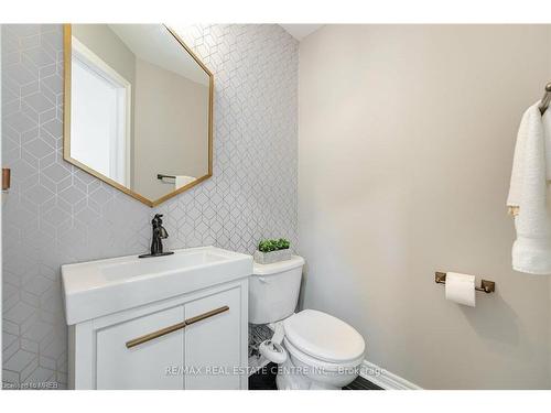 435 Grovehill Road, Oakville, ON - Indoor Photo Showing Bathroom