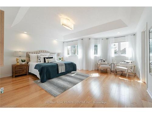 435 Grovehill Road, Oakville, ON - Indoor Photo Showing Bedroom