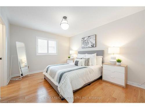 435 Grovehill Road, Oakville, ON - Indoor Photo Showing Bedroom