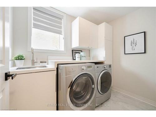 435 Grovehill Road, Oakville, ON - Indoor Photo Showing Laundry Room