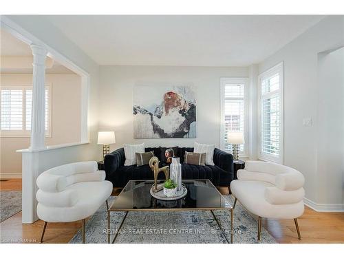 435 Grovehill Road, Oakville, ON - Indoor Photo Showing Living Room