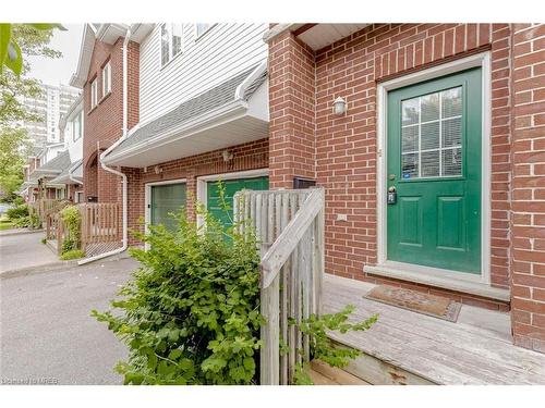 77-42 Green Valley Drive, Kitchener, ON - Outdoor With Exterior