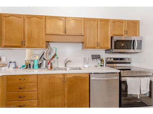 77-42 Green Valley Drive, Kitchener, ON - Indoor Photo Showing Kitchen With Stainless Steel Kitchen With Double Sink