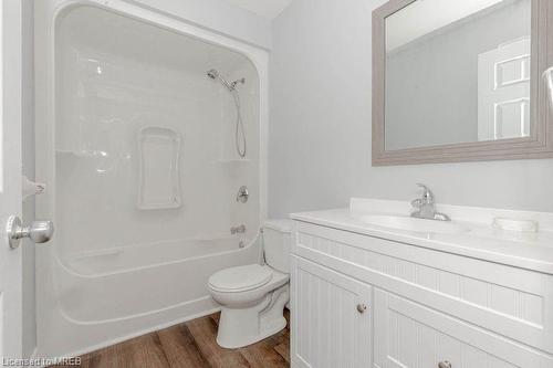 529 Brunswick Street, Stratford, ON - Indoor Photo Showing Bathroom