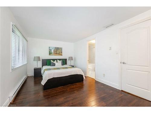 61-6780 Formentera Avenue, Mississauga, ON - Indoor Photo Showing Bedroom