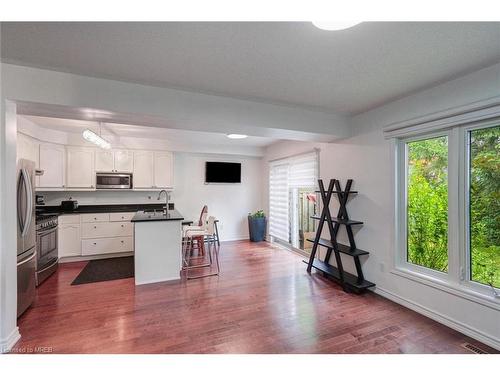 59-1100 Byron Baseline Road, London, ON - Indoor Photo Showing Kitchen