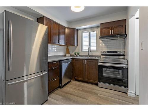 901 Lawson Road, London, ON - Indoor Photo Showing Kitchen