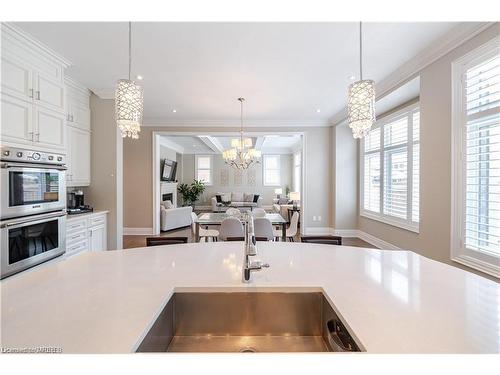 147 Mcwilliams Crescent, Oakville, ON - Indoor Photo Showing Kitchen With Stainless Steel Kitchen With Upgraded Kitchen