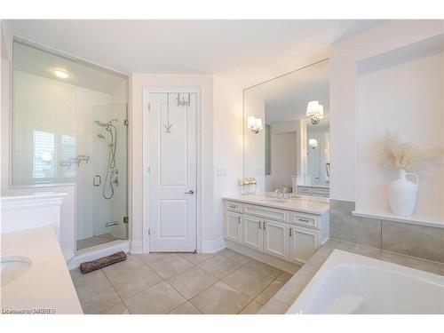 147 Mcwilliams Crescent, Oakville, ON - Indoor Photo Showing Bathroom