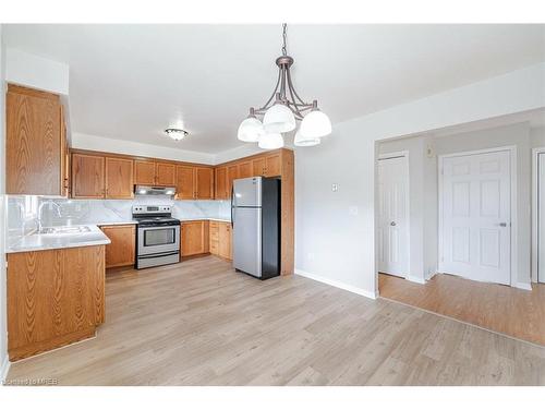 36 Poplar Crescent, Welland, ON - Indoor Photo Showing Kitchen