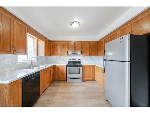 36 Poplar Crescent, Welland, ON - Indoor Photo Showing Kitchen